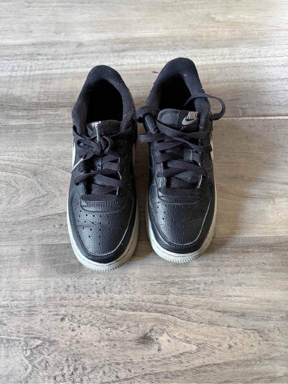 Nike Kids Black Low-Top Sneakers with White Soles